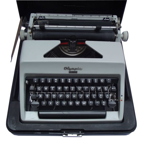 Pisaća mašina Olympia – tip Monica