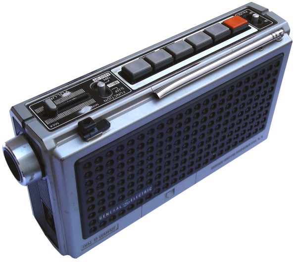 Radio-kasetofon Model: 3-5220 A