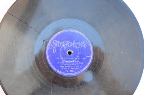 Bakelitna Ploča – I’m Lucky Son of a Gun