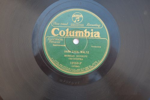 Bakelitna Ploča – Dark Eyes, Waltz