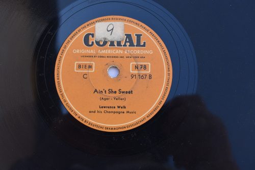 Bakelitna Ploča – Ain’t She Sweet