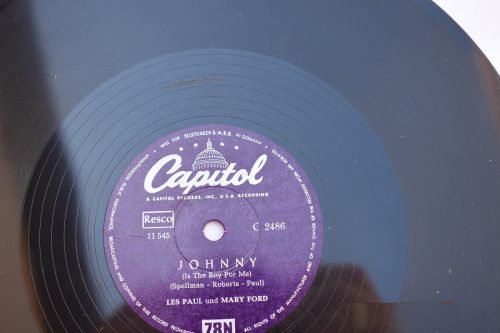 Bakelitna Ploča – Johnny