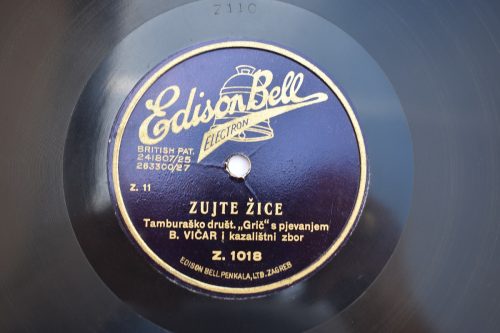 Bakelitna Ploča – Zujte Žice