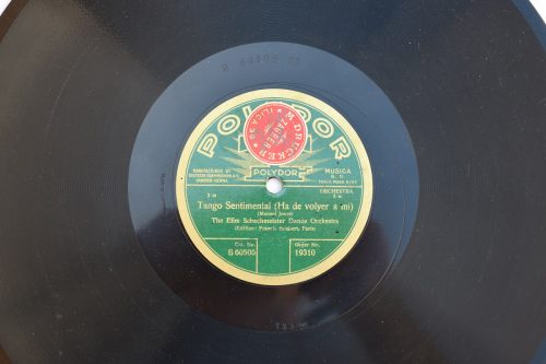 Bakelitna Ploča – Tango Sentimental